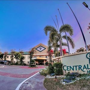 Luisita Central Park Hotel